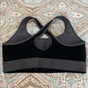 Under Armour Intimates & Sleepwear - Under Armour Sports Bra Under Armour Intimates & Sleepwear - Under Armour Sports Bra